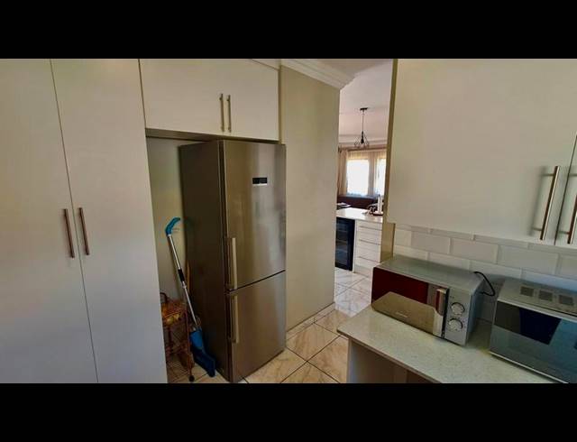 3 BEDROOM PROPERTY TO RENT IN WILLOW PARK MANOR